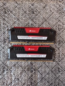 16GB (8GBx2) Corsair Vengeance PRO PC3-15000 Non-ECC DDR3 Ram CMY16GX3M2A1866C9R - Picture 1 of 2