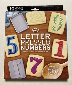 Fred Buchstaben gepresste Zahlen 10 Ausstechformen integrierte Stempel OVP - Bild 1 von 7