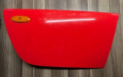 PLYMOUTH PROWLER 97-02 PAINEL INFERIOR DO CAPÔ DIANTEIRO ESQUERDO DO MOTORISTA FABRICANTE DE EQUIPAMENTO ORIGINAL (COR PRD VERMELHA) - Imagem 1 de 4