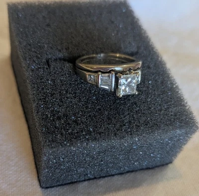 14k White gold princess cut engagement ring w/ wedding band (soldered together) - Image 1 of 4