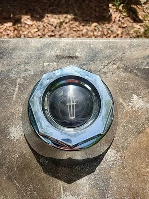 Lincoln Continental Town Car 1975 79 tapa central de rueda tapacubos de 7" rueda de 15" OEM  Foto 1 de 4