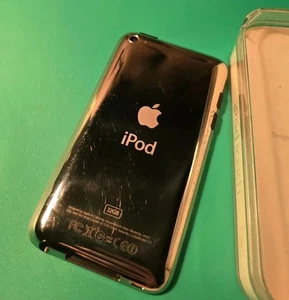 Apple iPod Touch 4th Generation 32GB Black with Silver Back A1367 BOXED - Picture 1 of 6