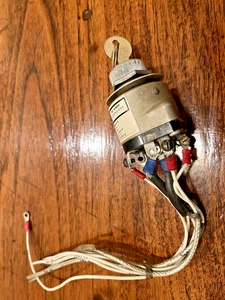 Cessna Ignition Switch C292501-0101,  10-357200-12 with Key, Placard - Picture 1 of 3