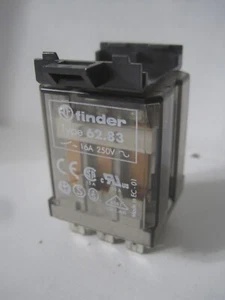 FINDER Relè a innesto 62.83, 1 serratura 3 poli, 250VAC, 16A - Foto 1 di 5