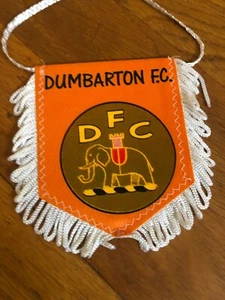 old small FANION / PENNANT PENNANT )) DUMBARTON FC * SCOTLAND - Picture 1 of 1