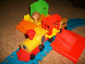 VINTAGE 1976 Mattel PUTT PUTT All Aboard Motor Railroad Train, Wood Parts - Picture 1 of 5