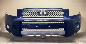 TOYOTA RAV4 XA30 FRONT BUMPER ASSEMBLY PREFACELIFT IN BLUE C/TR 8S6 2005-2009 🌟 - Picture 1 of 14