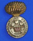 Edwardian / Victorian Royal Welsh Fusiliers Regiment Cap Badge  [25836]