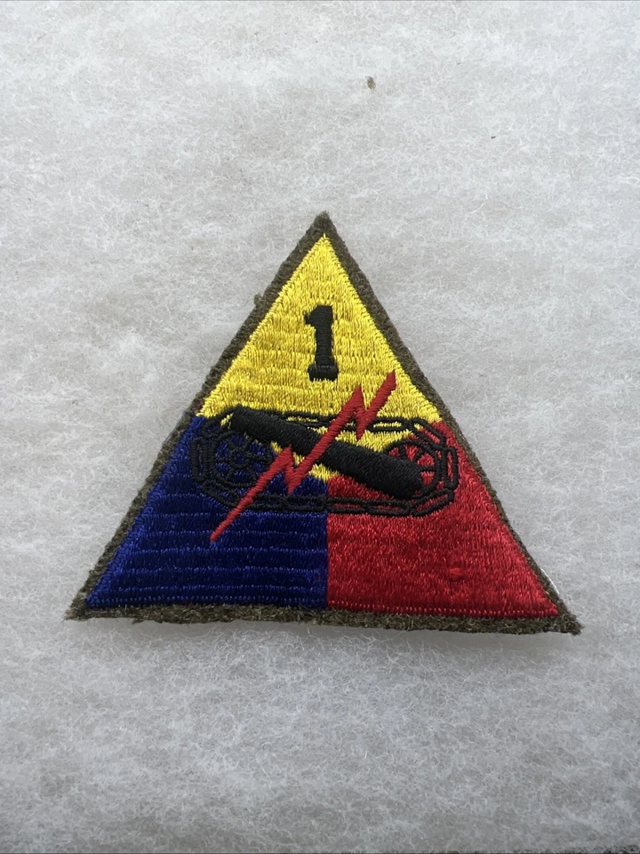 WW2 US 1st Armored Division Patch Embroidered On Wool Black Back (CC618 - Image 1 of 2