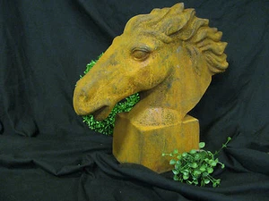 Neu !! Großer Pferdekopf Pferdebüste Sockel Pferd Eisen - Bild 1 von 3