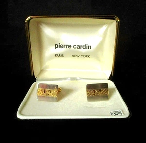 VINTAGE 1960'S BOXED PAIR OF LOGO CUFFLINKS BY PIERRE CARDIN - PARIS - Picture 1 of 4