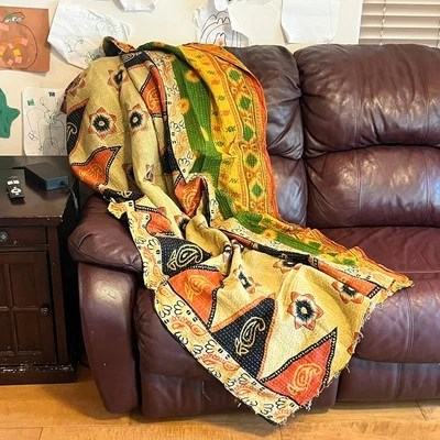 复古 Kantha 被子扔毯子手工拼布花卉波西米亚 86x51 印度 — 第 1/4 张图片