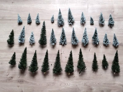 Konvolut 31 Modell Bäume für Modellbahn H0 Spur N Spur TT, von Faller oder Heki - Bild 1 von 4