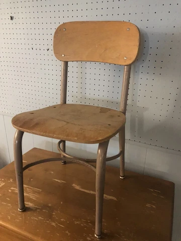 Vintage ￼￼Mid Century Modern Heywood Wakefield Child’s Chair School Church Kids Cover