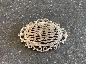 Large Vintage Silver Tone Metal Filigree Basket Weave Brooch - Picture 1 of 4