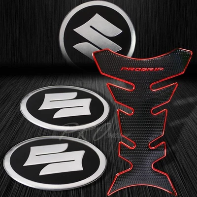 Almohadilla de tanque de agarre de combustible roja cromada profesional + 2 pegatinas emblema logotipo Suzuki de metal cepillado de 2" Foto 1 de 4