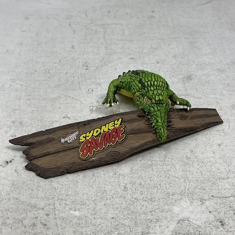 CROCODILE FROM THE DANGER GIRL SYDNEY SAVAGE FIGURE MCFARLANE TOYS 1999 u Cover