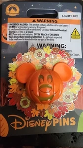 Disney Mickey Mouse light up pumpkin Halloween Pin - Picture 1 of 1