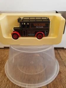Lledo Days Gone - Promotional Van - Walkers Crisps : Made in England (ref35) - Picture 1 of 5