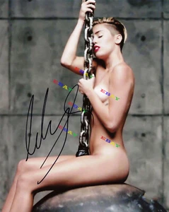 Miley Cyrus  8x10 Autographed Signed Photo Reprint - Picture 1 of 1