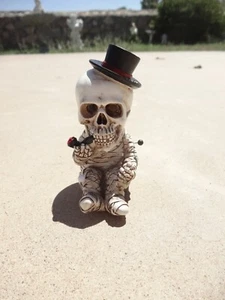 TOTENKOPF SKELETT MUMIE WEIHRAUCH RÜCKFLUSS BRENNER HALTER STATUE FIGUR HALLOWEEN - Bild 1 von 3