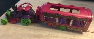 CAR NIVAL STEAMER - HOT WHEELS Girls Halloween Train w/ Trailer Spooky 2017 TOY - Picture 1 of 6