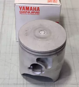 Genuine Yamaha 96-98 YZ250 Piston STD 4SR-11631-00-C0 NEW OEM - Foto 1 di 9