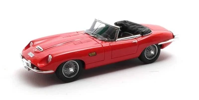 Matrix - 1:43 Jaguar E-Type Roadster Frua Red Open-Top - Limited Edition Resi... - Image 1 of 4