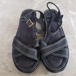 Sketchers Keilsandalen Größe 10 Damen schwarz Memory Foam Cross Vamp Schnalle Riemen - Bild 1 von 10