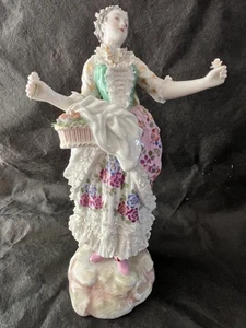 Stupenda figura di fanciulla tedesca in porcellana Kalk, pizzo di Dresda, alta 9,5'' - Foto 1 di 11