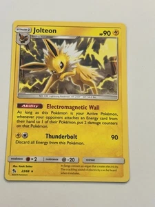 Jolteon 23/68 Hidden Fates Regular - Picture 1 of 3