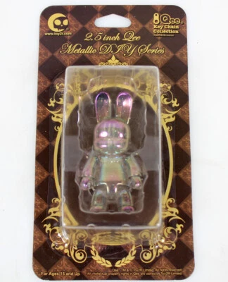 Toy2R 2.5" Classic Metallic Qee - "Oil Slick" Bunny BuneeQ w/ Keychain - Image 1 of 4
