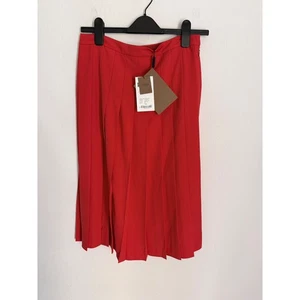 BURBERRY Ladies Cady Pleated Skirt In Bright Red Size 6 NWT - Picture 1 of 12