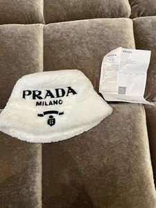 prada hut - Bild 1 von 4