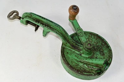 Vintage Green Cast Iron Spong's Bean Slicer No 633 Kitchenalia - Image 1 of 4