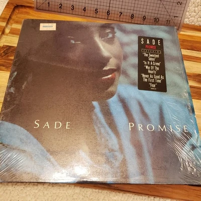 Sade LP Promise CBS Records FR 40263 1985 LP Vinyl In Shrink W/ Hype Sticker VG+ - Imagem 1 de 3
