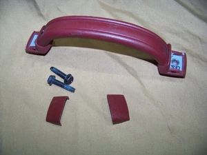 1988-'98 Red Grab Assist Pull Handle for Chevrolet, GMC P/N 15632789 - Picture 1 of 3