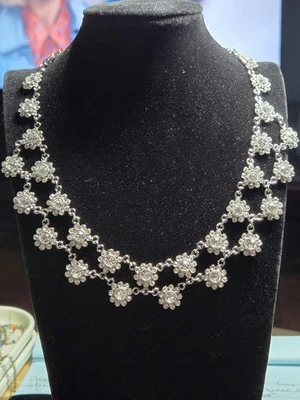 Moda Moderna Tono Plateado Floral Babero 16" Collar Cristales Facetados Foto 1 de 4