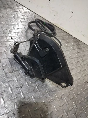 Cubierta de piñón Suzuki GSXR 1000 2005-2006 OEM con sensor Speedo Foto 1 de 4