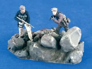 Verlinden 1/35 Smoke'm Out SEALs con combatiente talibán muerto Afganistán (3 figuras) 2323 - Imagen 1 de 1