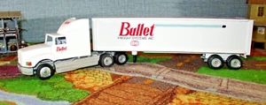 Winross Bullet Freight Systems Diecast Truck 1:64 Scale Ford Aeromax Twinscrew - Picture 1 of 8