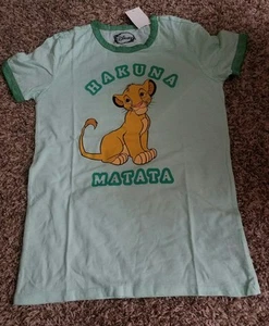 Juniors SZ M  Lion King Hakuna Matata T-Shirt~NWT~ - Picture 1 of 5