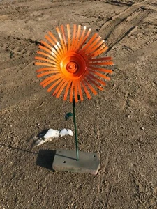 All metal orange flower home garden stake yard art lawn ornament 22" tall - Picture 1 of 1