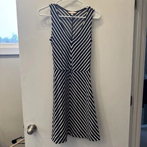 SCHÖN! Banana Republic Gr. 4 Kleid Jersey Tank schwarz weiß gestreift ärmellos - Bild 1 von 6