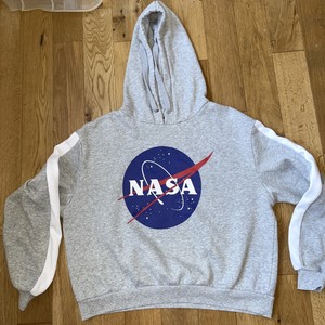 h&m moletom com capuz nasa