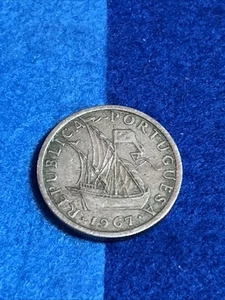 SHIP Portugal 1967 5 Escudos Sailing National arms Foreign Coin 24.5mm PORTUGAL - Picture 1 of 2