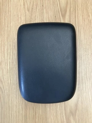 2014-2020 MITSUBISHI L200 SERIES 5 2.4 DID ARM REST LID CONSOLE ARMREST - Image 1 of 4