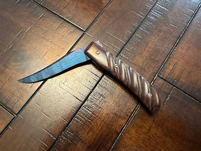 Faca dobrável Rick Eaton - Padrão escada aço carbono Damasco - Imagem 1 de 4