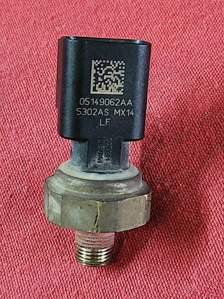 Dodge Ram 3500 2016 OEM interruptor de sensor de presión de aceite 05149062AA  Foto 1 de 3