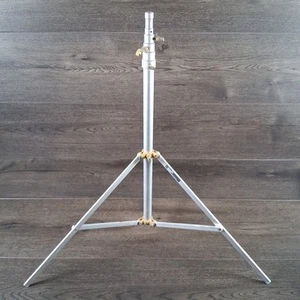 Lowel Tripod 3 Sections 8FT Aluminum - Picture 1 of 8